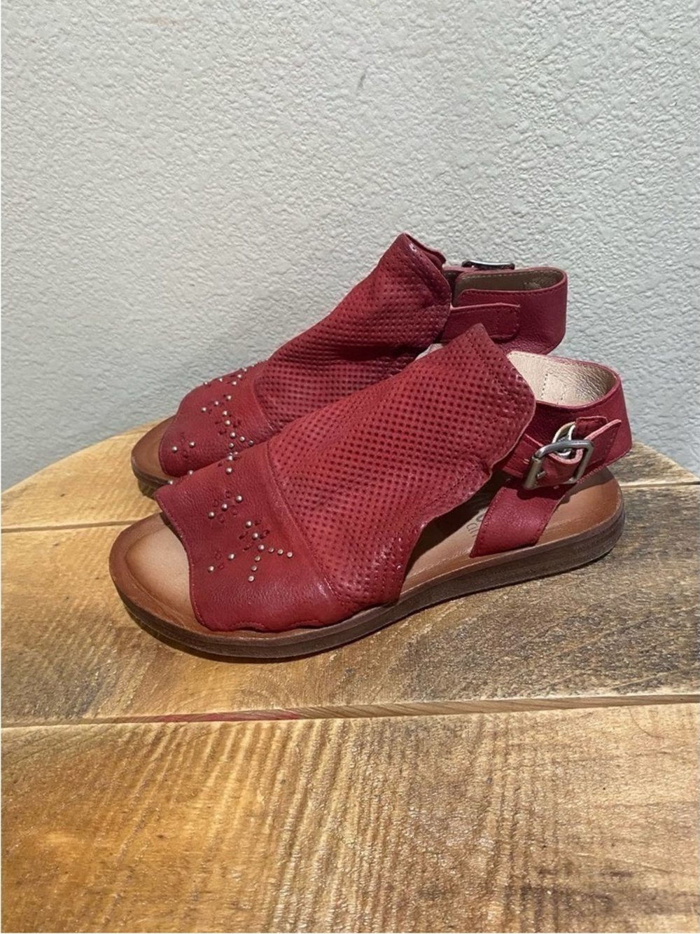 Women’s Red Open-Toe Buckle Sandals
